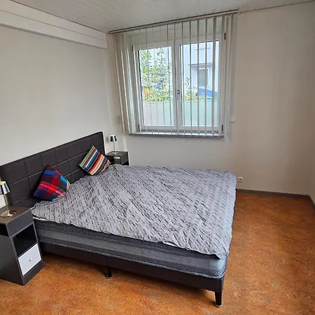 Business Apartment *